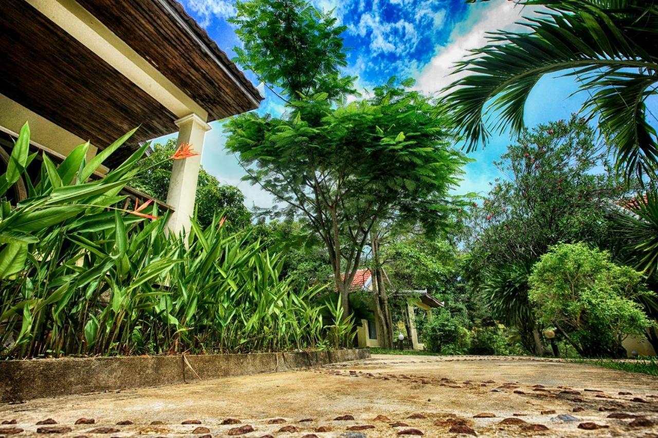 Q Bungalows Kep Bagian luar foto